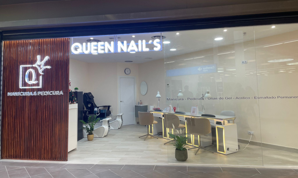 Queen’s Nails